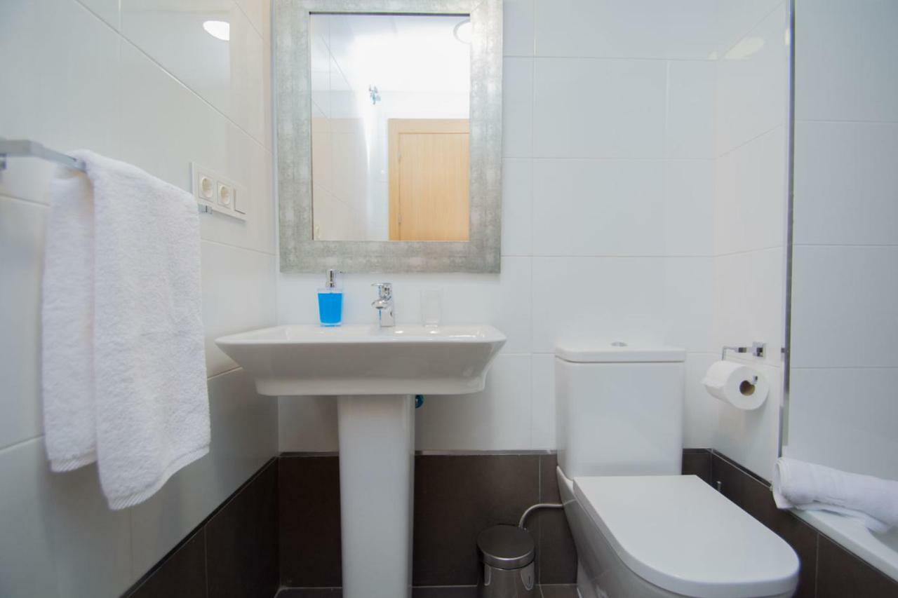 Enjoygranada Arabial 5A - Pool & Free Parking Appartement Buitenkant foto