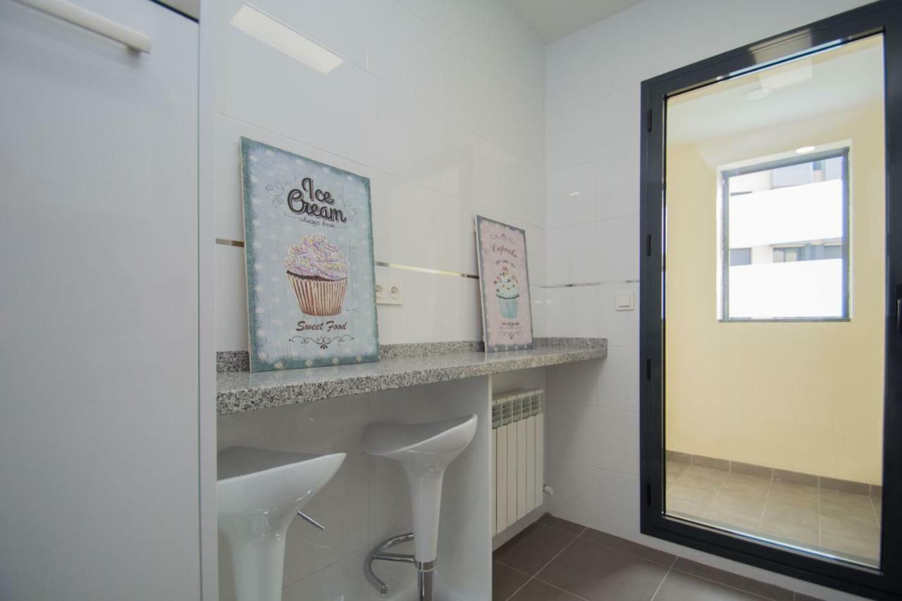 Enjoygranada Arabial 5A - Pool & Free Parking Appartement Buitenkant foto